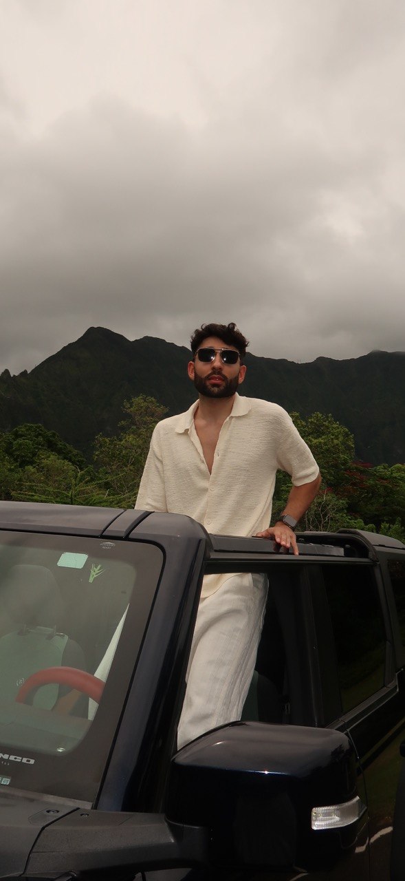 Akam Hamak in Hawaii